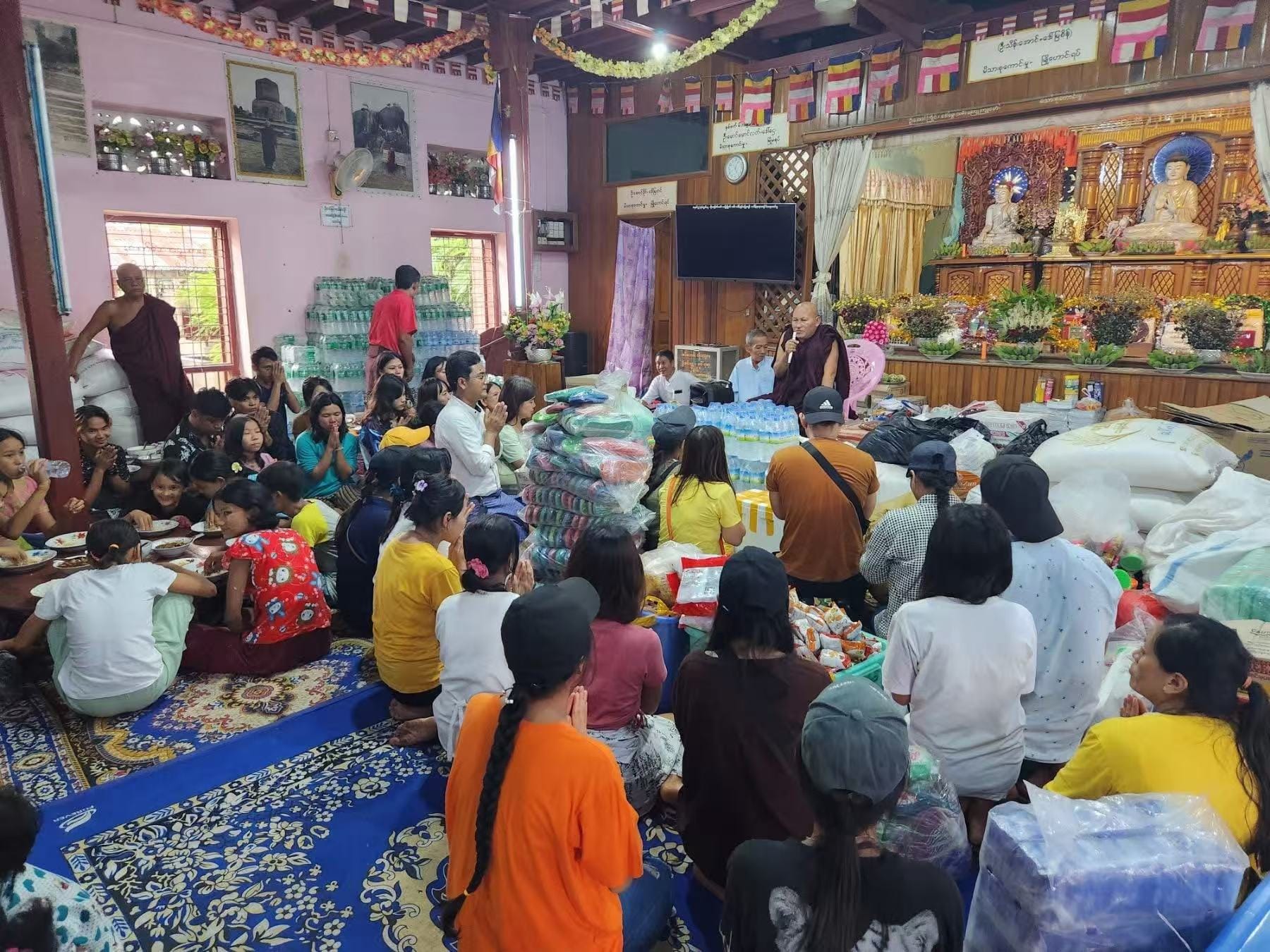 ❝မျှဝေဖေးကူ ရေဘေးအလှူ❞